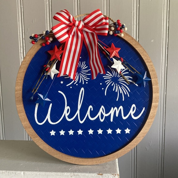 NWT- Round Wooden- Blue Wicker- WELCOME Patriotic Decoration Sign 🇺🇸🎇⭐️ - Picture 16 of 17
